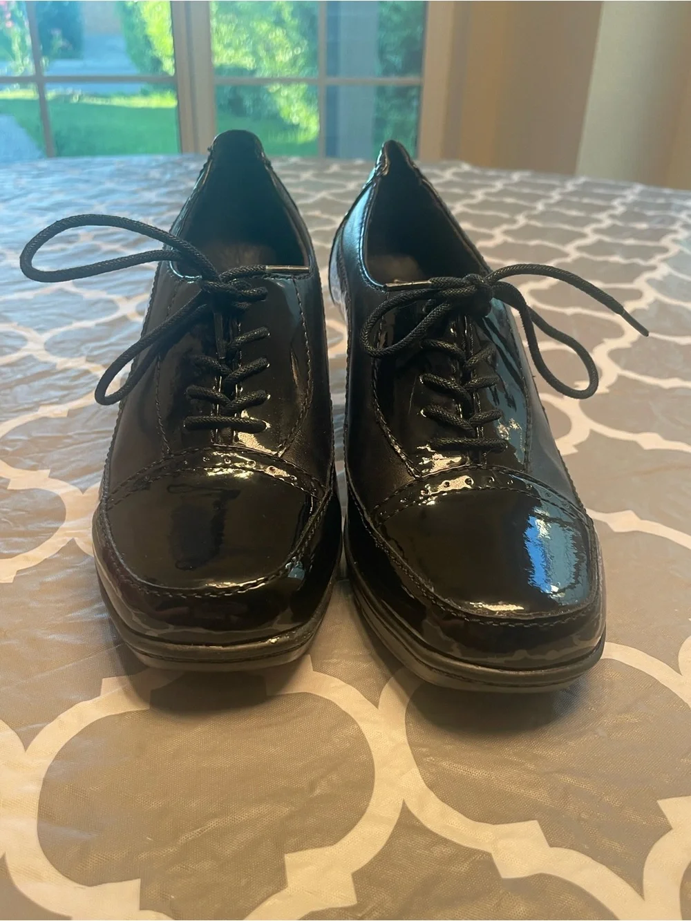 Clarks Bendables Honest Lace-Up Patent Leather Oxford Heels icon goth witchy 6.5